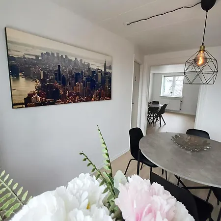 Bright Double Room 4 With Free Parking