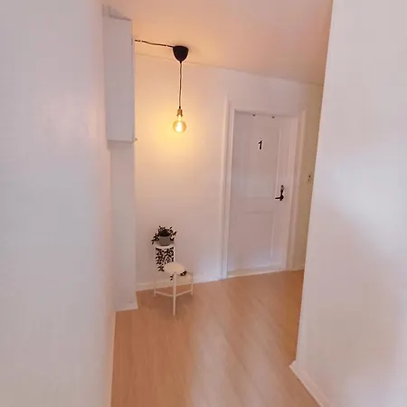 Bright Double Room 4 With Free Parking Tatil Evi *
