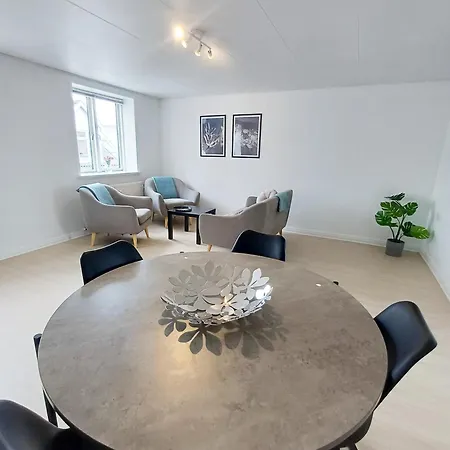 Bright Double With Free Parking Apartment