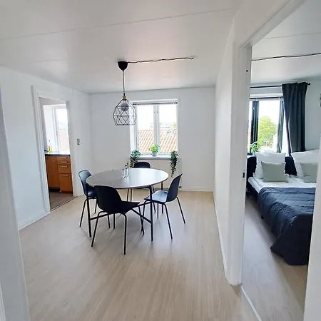 Bright Double With Free Parking Apartment